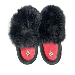Laurentian Chief Red Children’s Moccasins Size 12